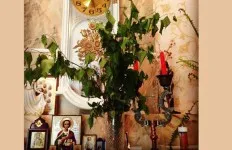 Obiceiuri și tradiții ale Sfintei Treimi sau Rusalii (sfânt) Obiceiuri și tradiții ale Sfintei Treimi sau de Rusalii