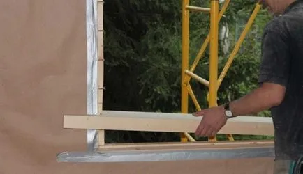 Obsada și okosyachka într-o casă de lemn (obsada și okosyachka) Obsada și okosyachka într-o casă de lemn
