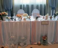 Efectuarea de mireasa masă de nuntă și mirele fotografie 100