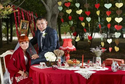 Efectuarea de mireasa si mirele masă de nuntă