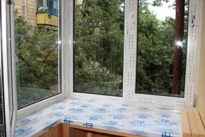 Vitrare balcoane cu mâinile lor - Sfaturi pentru incepatori film (geamuri) Vitrare balcoane cu mâinile lor - Sfaturi pentru începători film