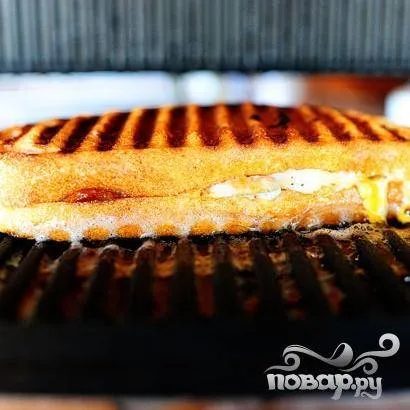 Panini cu carne de pui si bacon - un pas cu pas reteta cu fotografiile de pe (culinare) Panini cu carne de pui si bacon - un pas cu pas reteta cu fotografii de pe