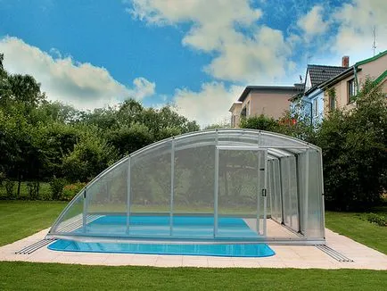 Pavilionul pentru piscina cu mâinile lor policarbonat imagine forma rotunda (sa) Pool Pavilion cu mâinile sale policarbonat formă rotundă Foto