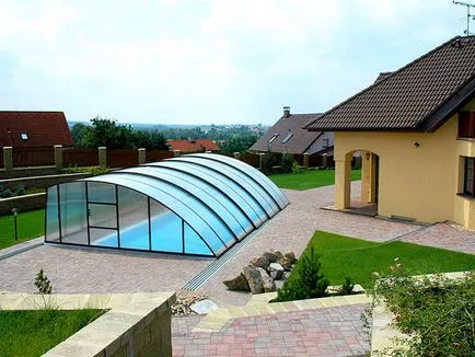Pavilionul pentru piscina cu mâinile lor din policarbonat rotund formă de imagine (foto) Pool Pavilion cu mâinile sale policarbonat formă rotundă Foto