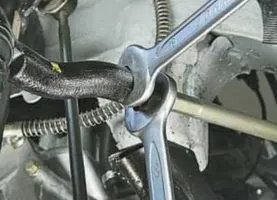 Cum să se adapteze jocul în direcție, care este clearance-ul total (de direcție) Cum să se adapteze jocul în direcție, care este reculul totală