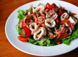 Salata Calamar cu rosii