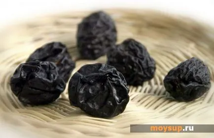 Salata cu carne de pui și brânză și prune - oaspeții vor aprecia (pui crud cu prune) Salata cu carne de pui și brânză și prune - oaspeții vor aprecia