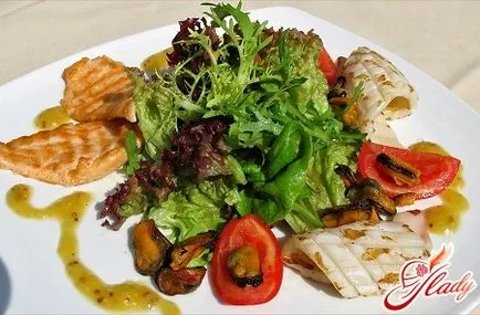 Salata cu calmari și roșii un aspect strălucitor și gust suculent (tomate) Salata cu calmari și roșii un aspect strălucitor și gust suculent