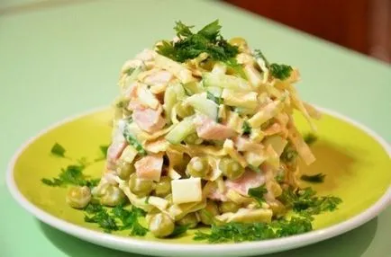 Salata cu cârnați și castravete rețete afumate cu fotografii (salata cu castraveti proaspete și mezeluri afumate) Salata cu cârnați și castravete rețete afumate cu fotografii