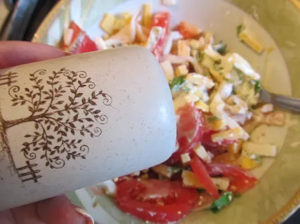 salata de Squid cu roșii și brânză