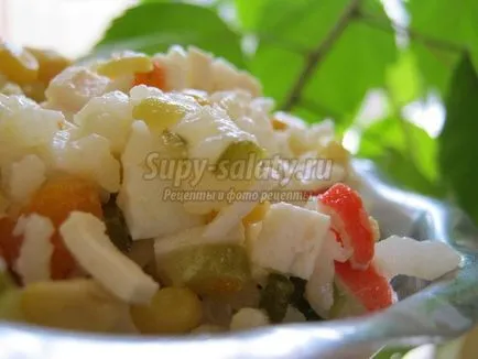 Salata „bastoane de crab cu castravete“