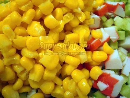 Salata „bastoane de crab cu castravete“