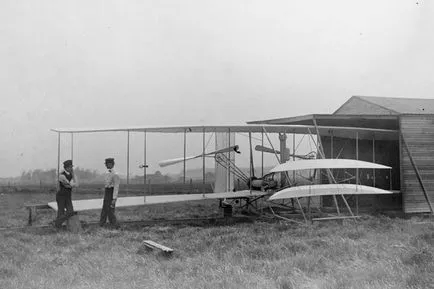 Primul zbor cu echipaj uman într-un avion, mai proaspăt - cel mai bun din ziua în care ați avea nevoie vreodată! (The Bratya Rayt) Primul zbor cu echipaj uman într-un avion, mai proaspăt - cel mai bun din ziua în care ați avea nevoie vreodată!