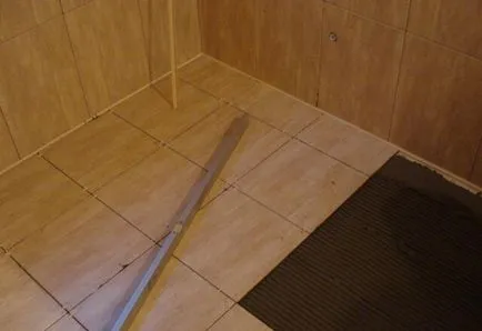 Placi pe placajul pe podea decât pentru a lipi gresie cum să se stabilească, stabili, foto și video
