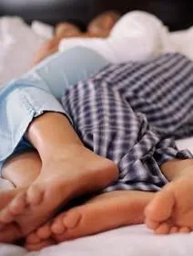 De ce nu pot dormi cu picioarele spre ușă semnele și explicațiile lor (somn) De ce nu pot dormi cu picioarele spre ușă semnele și explicațiile lor