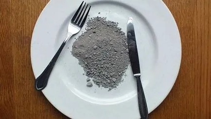 De ce oamenii, uneori, mănâncă pământul și lutul