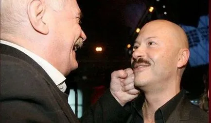 De ce barbatii poarta mustăți