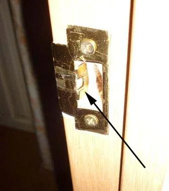 Instrucțiuni pas cu pas pe bara laterală încuietorile ușilor de interior