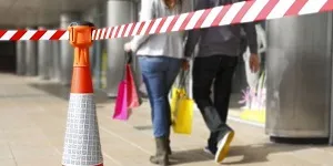 Folosirea benzilor de protecție semnal (de barieră) Folosirea benzilor protectoare de semnalizare