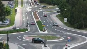 Direcții intersecții cu caruseluri reguli noi, tutoriale video, fine