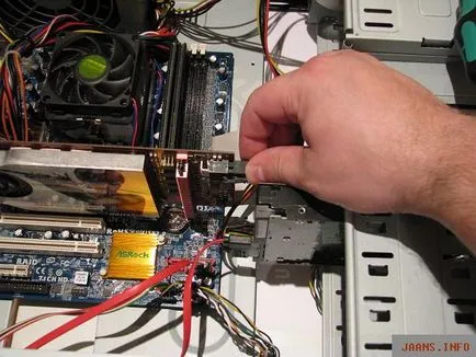 Instalarea hardware a conexiunii 3 fire