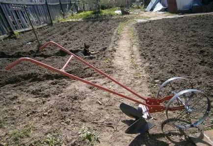 Plivitul cartofi mâini cultivator (arici) și blocuri cu motor (motor bloc) cartofi plivire mâini cultivator (Hedgehog) și blocuri cu motor