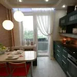 bucătărie renovată, cu balcon