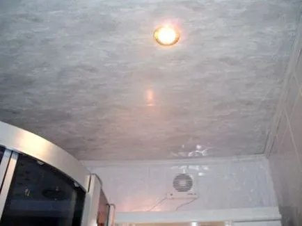 Repararea plafonului în baie cu instruirea lor mâini, video și foto