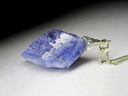 Rare piatra Tanzanite, istoria sa și proprietăți - 30 fotografii (tanzanite colorate) Rara piatra tanzanite, istoria și proprietăți - 30 fotografii