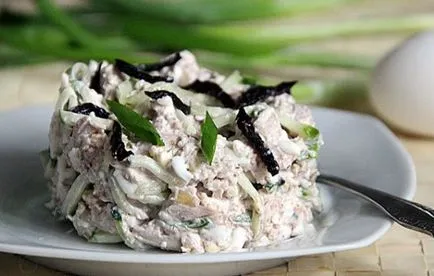 Salata Rețete cu prune uscate, carne de pui și ciuperci, alegerea secretele (sarcina) Salata Rețete cu prune uscate, carne de pui și ciuperci, alegerea de secrete