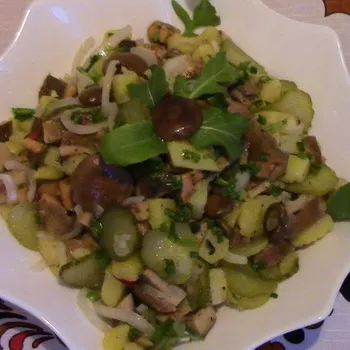 Salata cu rețete de cartofi și ciuperci pentru salate gustoase cu cartofi, ciuperci și alte ingrediente