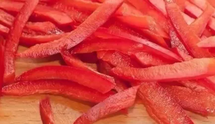 Salate cu top piept de pui 9 dintre cele mai cunoscute retete (de san) Salate cu top piept de pui 9 dintre cele mai cunoscute rețete