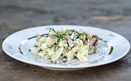 Salata cu rețete de cartofi și ciuperci pentru salate gustoase cu cartofi, ciuperci și alte ingrediente