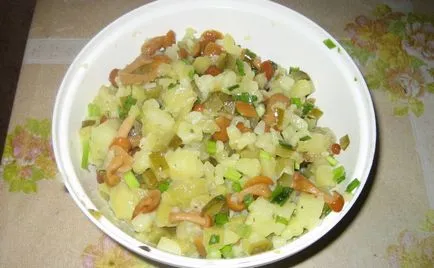 Salata cu rețete de cartofi și ciuperci pentru salate gustoase cu cartofi, ciuperci și alte ingrediente