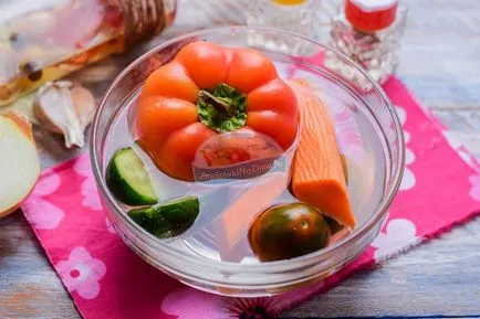 Salata de castraveti, rosii si morcov „Moscova“, în timpul iernii, cu un pas cu pas fotografii de rețete (castraveți) Salata de castraveti, rosii si morcov „Moscova“, în timpul iernii, cu un pas cu pas reteta fotografii