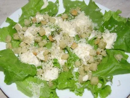 Salata Caesar cu rosii cherry