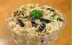 Prunele salata de pui, ciuperci cu castravete (pui, prune ciuperci) Salata cu prune pui si ciuperci cu castraveti