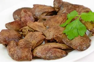 Salata cu ficat si muraturi fierte