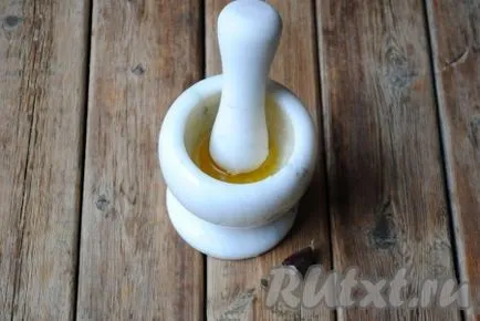 Salata cu crutoane, roșii și castraveți - reteta cu o fotografie