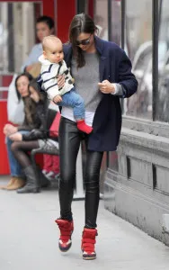 Din ceea ce sa poarte Isabel Marant (31 poze), arta de a fi o femeie (ce să poarte Isabel Marant) Din ceea ce sa poarte Isabel Marant (31 poze), arta de a fi femeie