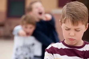 Familie și relații la școală de ce copilul se comportă impecabil, iar casa aranjează isterie mass-media (copilul) Familie și relații la școală de ce copilul se comportă impecabil, iar casa a intrat în mass-media isterici