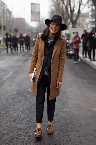 Din ceea ce sa poarte pantaloni negri femei și sfaturi foto elegante