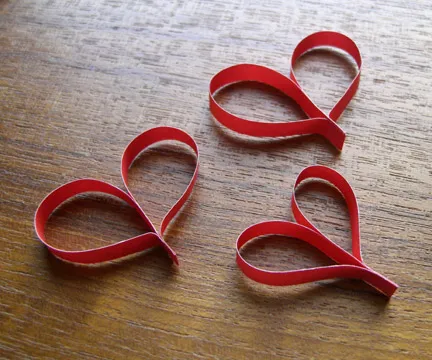 Inimi de la agrafe de hârtie și alte valentines de casă, antirukodelie (clipuri) Inimi de la agrafe de hârtie și alte Valentines de casă, antirukodelie