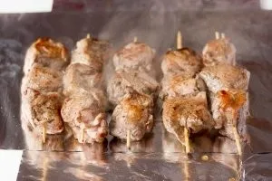 Frigarui de carne de porc în rețete cuptor pas cu fotografii, video (cuptor) Frigarui de carne de porc în rețete cuptor pas cu fotografii, video