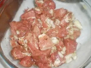 Frigarui de carne de porc în rețete cuptor pas cu fotografii, video (shish kebab pe frigarui din carne de porc cuptor) Frigarui de carne de porc în rețete cuptor pas cu fotografii, video