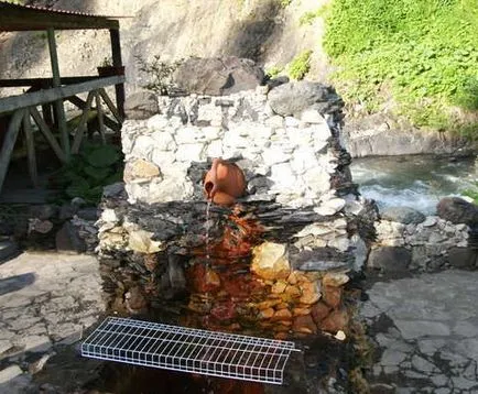 Puterea apelor curative ale surselor abhaze blagozdravnitsa