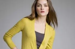 Ascunde largă de îmbrăcăminte umeri