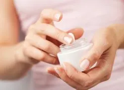 Exfoliaza cuie - ce să facă la domiciliu (face acasă) Exfoliaza cuie - ce să facă la domiciliu