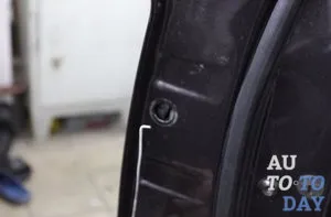 Scoateți mânerul ușii-te