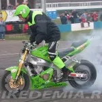 Stantrayding cauciuc căli ca un baykademiya motocicletă